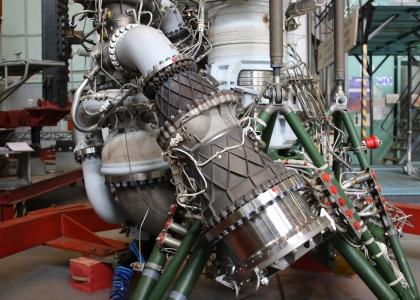 Российские инженеры напечатали ракетный двигатель для модернизированной ракеты‑носителя «Ангара».