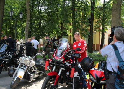 Мотопробег медиков стартовал в Педиатрическом университете