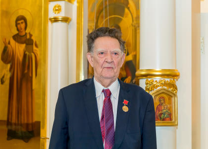 Научный руководитель СПбПУ Ю.С. Васильев получил высокую церковную награду
