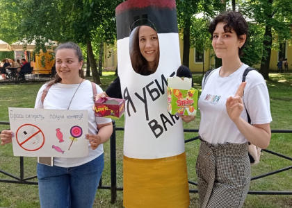 Активисты Студсовета  СПбГПМУ провели акцию по борьбе с курением 