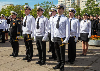 Курсанты Учебного военного центра СПбГМТУ стали офицерами