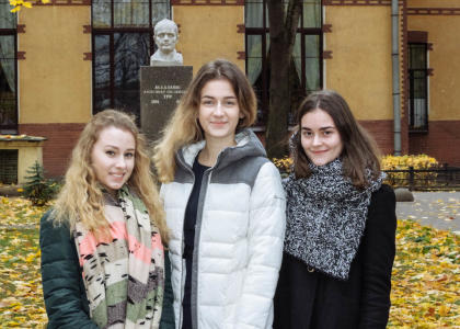 Три второкурсницы СПбГПМУ стали стипендиатами Правительства Петербурга