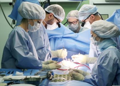Кардиохирурги СПбГПМУ выполнили серию сложнейших операций по удалению опухоли сердца
