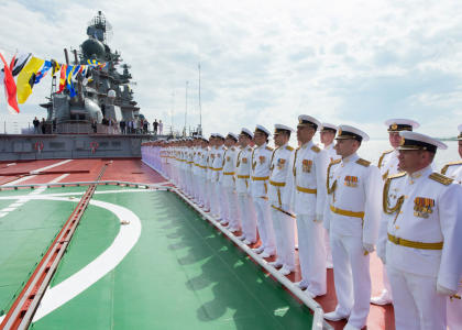 День ВМФ: руководство СПбПУ посетило подшефный атомный крейсер «Петр Великий»