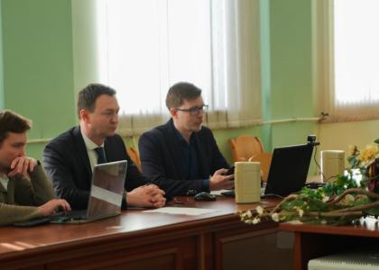 В СПбГЛТУ прошёл научно-методический вебинар «Научно-исследовательская работа: направления и перспективы»