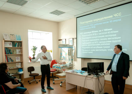 Специалисты СПбГПМУ проводят мастер класс для коллег из Армении в Перинатальном центре
